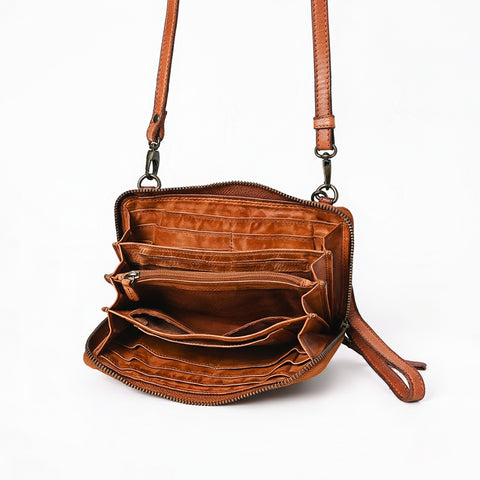 SWC212 Cuorina - Luxury Leather Riveted Wristlet